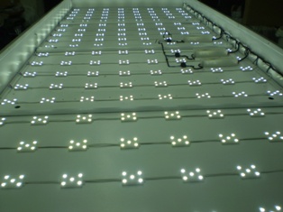 rozsvcen LED moduly v reklamnm ttu